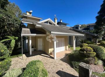 Casa · 137m² · 3 Quartos · 2 Vagas · Casa Totalmente mobiliada e equipada em Gramado