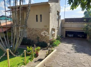 Casa · 187m² · 3 Quartos · 2 Vagas · Casa de alvenaria com 3 quartos e 3 banheiros, piscina, sala de televisão,