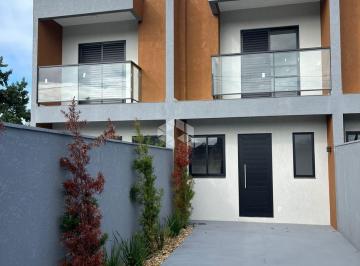 Casa · 92m² · 2 Quartos · 2 Vagas · Casa Sobrado em São João Do Rio Vermelho, Florianópolis