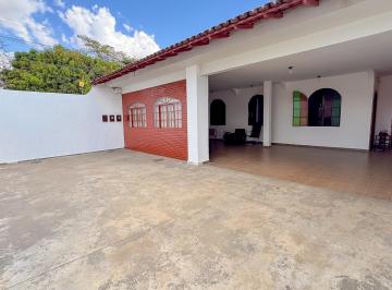 Casa de 6 quartos, Brasília · Casa de esquina em Taguatinga Sul  6 Quartos