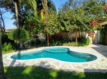 Casa , Ubatuba · Casa térrea a apenas 130m do mar!