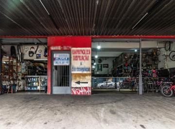 Comercial · 210m² · 4 Quartos · 5 Vagas · Loja na Avenida Senador Teotônio Vilela, N. 651 • 210 m²