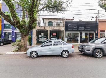 Comercial · 220m² · 2 Vagas · Casa comercial na Avenida Inácio Cunha Leme, N. 47 • 220 m²