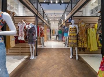 Comercial · 7m² · Loja em galeria na Rua José Paulino, N. 260 - Loja 10 • 7 m²