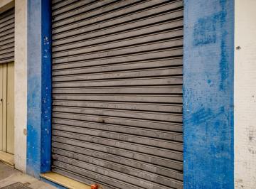 Comercial · 28m² · Loja na Rua Júlio Conceição, N. 530 • 28 m²