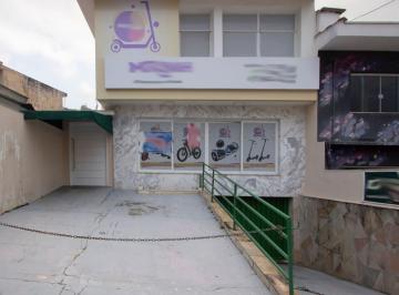 Comercial · 400m² · Casa comercial na Rua José de Albuquerque Medeiros, 141 • 400 m²