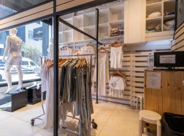 Comercial · 12m² · Loja em galeria na Rua José Paulino, N. 260 - loja 2 • 12 m²