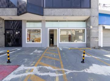 Comercial · 270m² · 15 Quartos · 1 Vaga · Loja na Avenida Alberto Byington, N. 1800 - Térreo • 270 m²