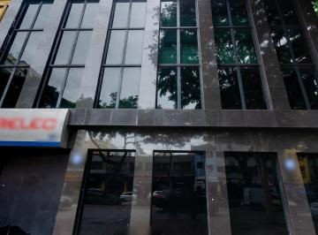 Comercial · 570m² · 8 Quartos · 1 Vaga · Casa comercial na Avenida Duque de Caxias, N. 501 • 570 m²