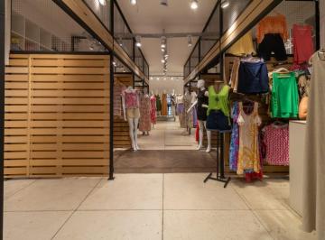 Comercial · 7m² · Loja em galeria na Rua José Paulino, N. 260 - Loja 14 • 7 m²