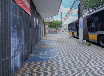 Comercial · 360m² · 3 Vagas · Loja na Avenida Amador Bueno da Veiga, N. 1948 • 360 m²