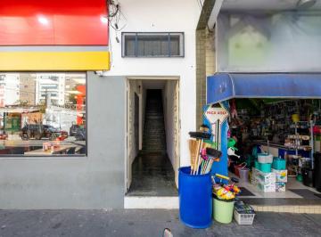 Comercial · 24m² · Prédio comercial na Avenida Fagundes Filho, N. 915 - Sala 01 • 24 m²