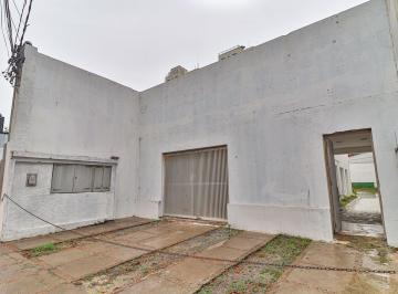 Comercial · 400m² · 1 Vaga · Casa comercial na Rua Canário, N. 1274 • 400 m²