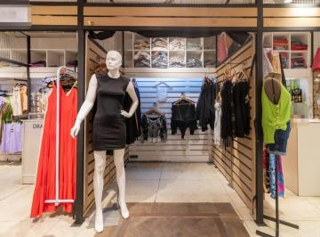Comercial · 7m² · Loja em galeria na Rua José Paulino, N. 260 - Loja 15 • 7 m²