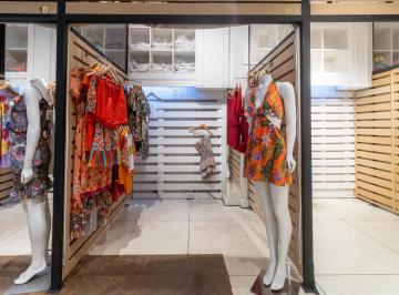 Comercial · 9m² · Loja em galeria na Rua José Paulino, N. 260 - Loja 11 • 9 m²