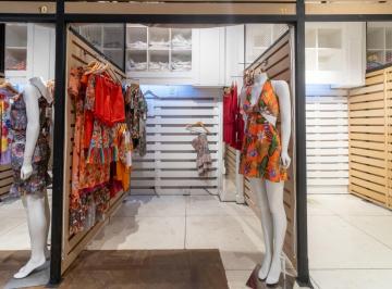Comercial · 9m² · Loja em galeria na Rua José Paulino, N. 260 - Loja 11 • 9 m²