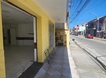 Comercial · 80m² · Ponto em Gamboa, Cabo Frio/RJ de 80m² para locação R$ 3.200,00/mes