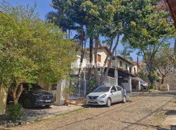 Casa · 115m² · 4 Quartos · 2 Vagas · Sobrado localizado em rua sem saída