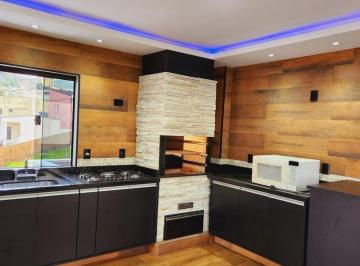 Casa de 4 quartos, Poços de Caldas · Casa Pronta com  4 quartos- Venda- Centro