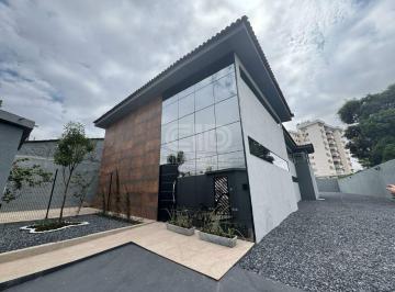 Comercial · 402m² · 20 Vagas · Prédio Comercial com 11 salas e estacionamento no bairro Araés