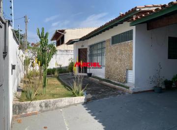Casa · 209m² · 3 Quartos · 4 Vagas · Casa Térrea Exclusiva no Vista Verde com Amplo Terreno e Edícula