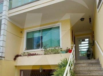 Casa · 153m² · 3 Quartos · 4 Vagas · Excelente sobrado com 3 quartos, sendo 3 suítes, 4 vagas de garagem