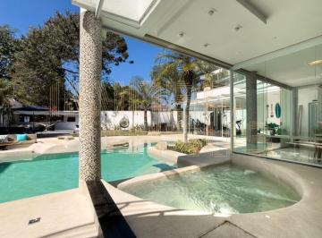 Casa · 710m² · 4 Quartos · 6 Vagas · Casa à venda no Bolsão de Interlagos | 4 quartos / 4 suítes