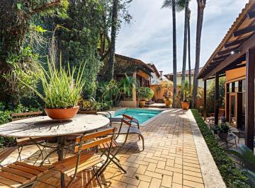 Casa · 361m² · 3 Quartos · 4 Vagas · Casa Charmosa e Sofisticada - 3 Suítes, 4 Vagas - a 1,3 km do Metrô Butantã