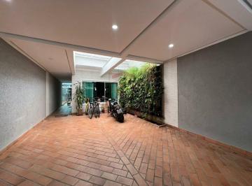Casa · 175m² · 3 Quartos · 4 Vagas · Sobrado a venda com 3 quartos, 3 suites, quintal na mooca