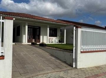 Casa · 112m² · 3 Quartos · 2 Vagas · Excelente Casa com 3 quartos a 750m da Praia em Barra Velha