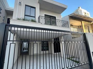 Casa · 160m² · 3 Quartos · 2 Vagas · Excelente Sobrado de 3 Suítes no Centro de Itajaí SC