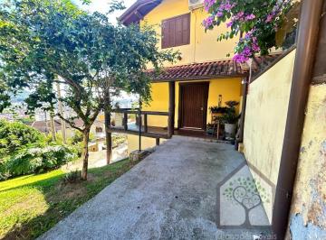 Casa · 237m² · 4 Quartos · 4 Vagas · Casa ampla no Itacorubi, Florianópolis
