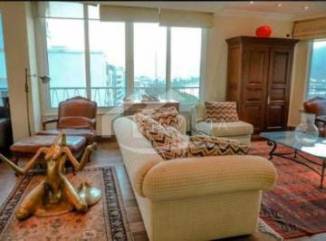 Apartamento · 216m² · 3 Quartos · 1 Vaga · Excelente apartamento com vista panorâmica para a Lagoa