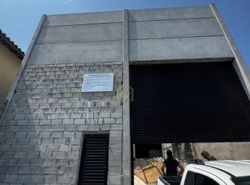 bdbw5xy2ownhnzllmge1ngzm_md · Galpão em construção no Tude Bastos – Praia Grande/SP