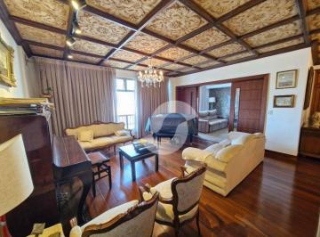 d92f08b2b2f62ba07be7c7a963d69f21174e14ec · Apartamento miolo de Icaraí, 200m2, 3 quartos, suíte master