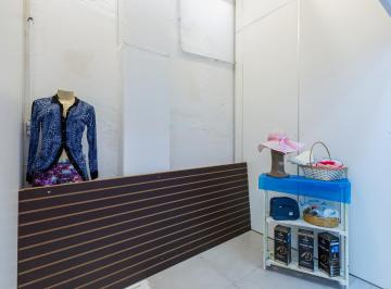Comercial · 9m² · 1 Quarto · Loja em galeria na Rua General Carneiro, N. 235 - Loja 4 • 9 m²