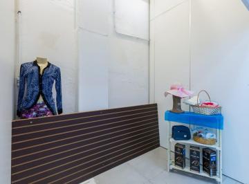 Comercial · 9m² · 1 Quarto · Loja em galeria na Rua General Carneiro, N. 235 - Loja 4 • 9 m²