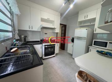 Casa · 168m² · 3 Quartos · 2 Vagas · Lindo Sobrado no Jardim Vila Galvão, 3 quartos, 1 suite.