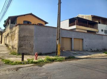 Casa de 3 quartos, Belo Horizonte · Imóvel no Bairro Santa Cruz, 2 casas, lote de 360m², preço ótimo.