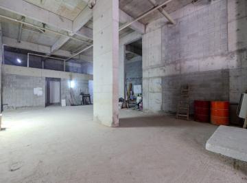 Comercial · 348m² · 3 Vagas · Loja na Rua Bento Freitas, N. 420 • 348 m²