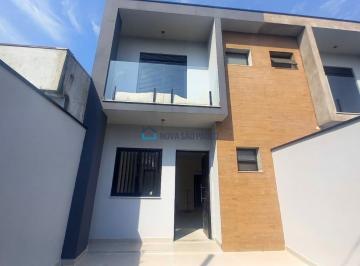 Casa · 93m² · 2 Quartos · 2 Vagas · Casa de Vila com 2 suites e 2 vagas.
