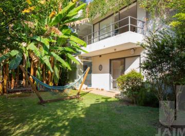 Casa · 400m² · 4 Quartos · 3 Vagas · Sobrado 04 dormitórios, 03 vagas em Pacaembu.