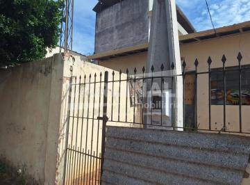 Casa · 52m² · 2 Quartos · Casa com excelente localização, para demolição, próximo a faculdades e mercados.