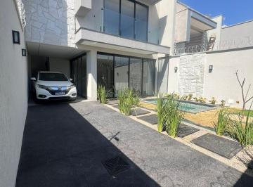 Casa · 160m² · 3 Quartos · 2 Vagas · Sobrado Alto Padrão à Venda 3 suítes no Parque Amazônia em Goiânia- GO.