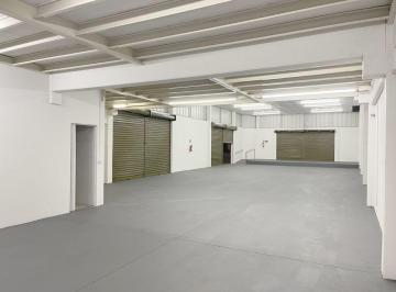 Comercial · 400m² · Loja disponível para locação no bairro Nossa Senhora Aparecida em Uberlândia-MG.