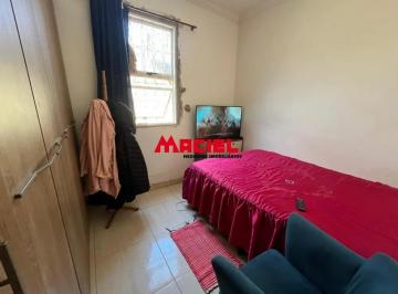 Casa · 65m² · 2 Quartos · 2 Vagas · Linda casa com uma edicúla nos fundos , frente livre