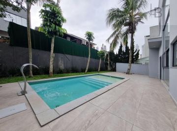 Casa · 300m² · 5 Quartos · 4 Vagas · Casa à venda no bairro Barra - Balneário Camboriú/SC