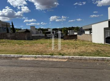 Casa · 635m² · Lote em Condomínio Horizontal - Portal do Sol Mendanha