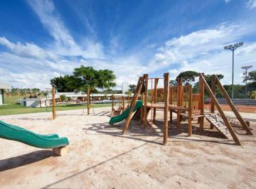 mp6xzds2ogu2nzywzgq4mzez_md · Construa a casa dos seus sonhos no endereço mais desejado da região! Lote Alphaville Resid 1