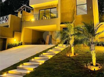 Casa · 221m² · 3 Quartos · 4 Vagas · Condomínio com 3 quartos à venda em Transurb - SP